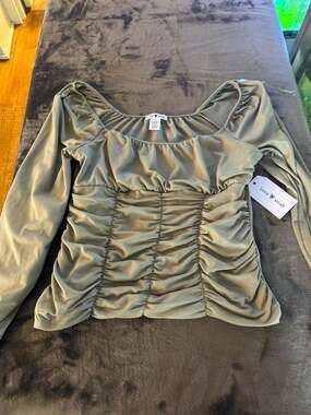 Love wish top size xl new with tags